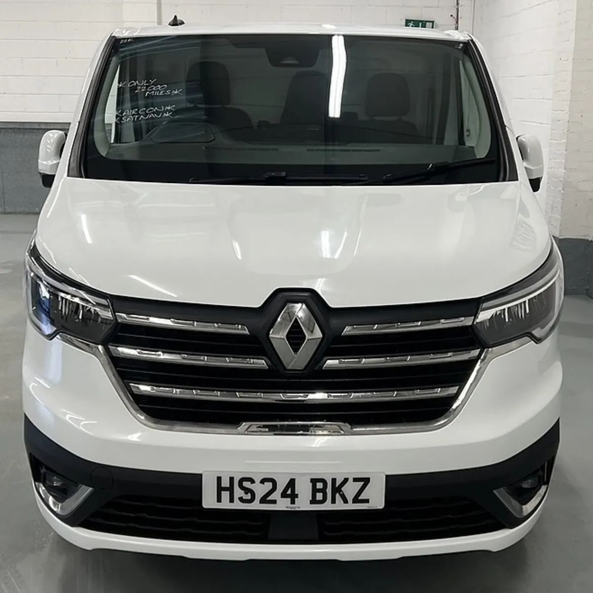 2024 Renault Trafic Panel Van - Image 1