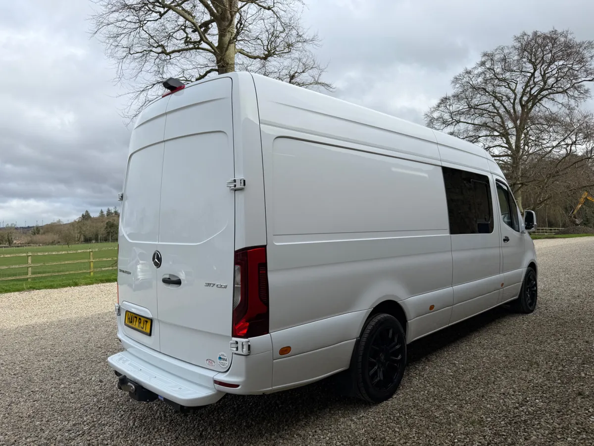 Mercedes-Benz Sprinter 2022 crew cab - Image 4