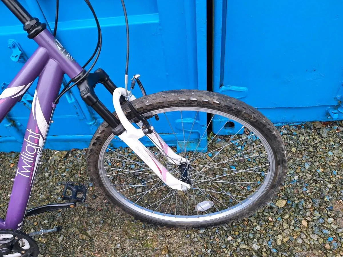 Apollo Twilight Ladies Mountain Bike - Image 3