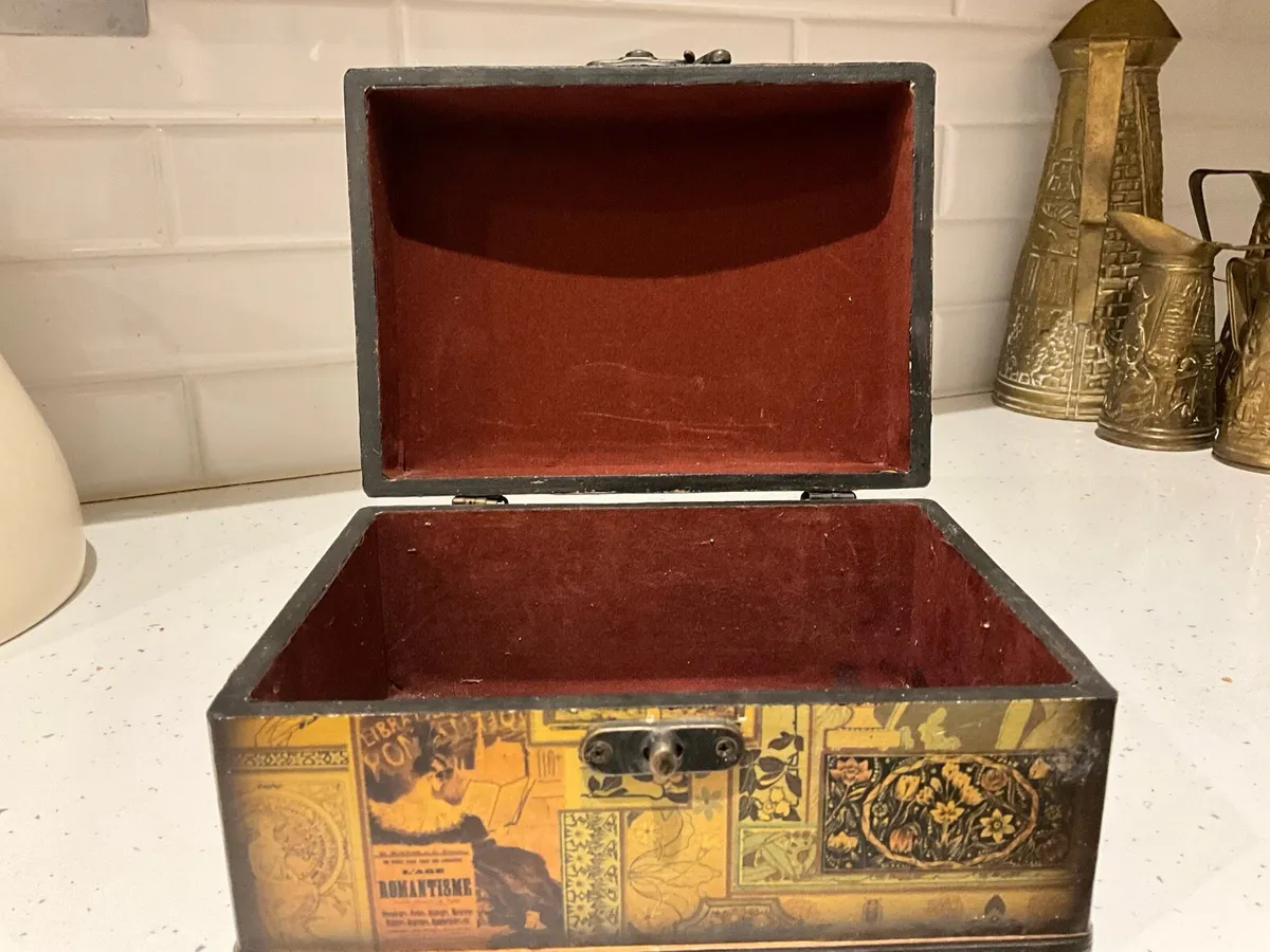 Vintage Wooden Domed Box 1960s/1970s - Image 3