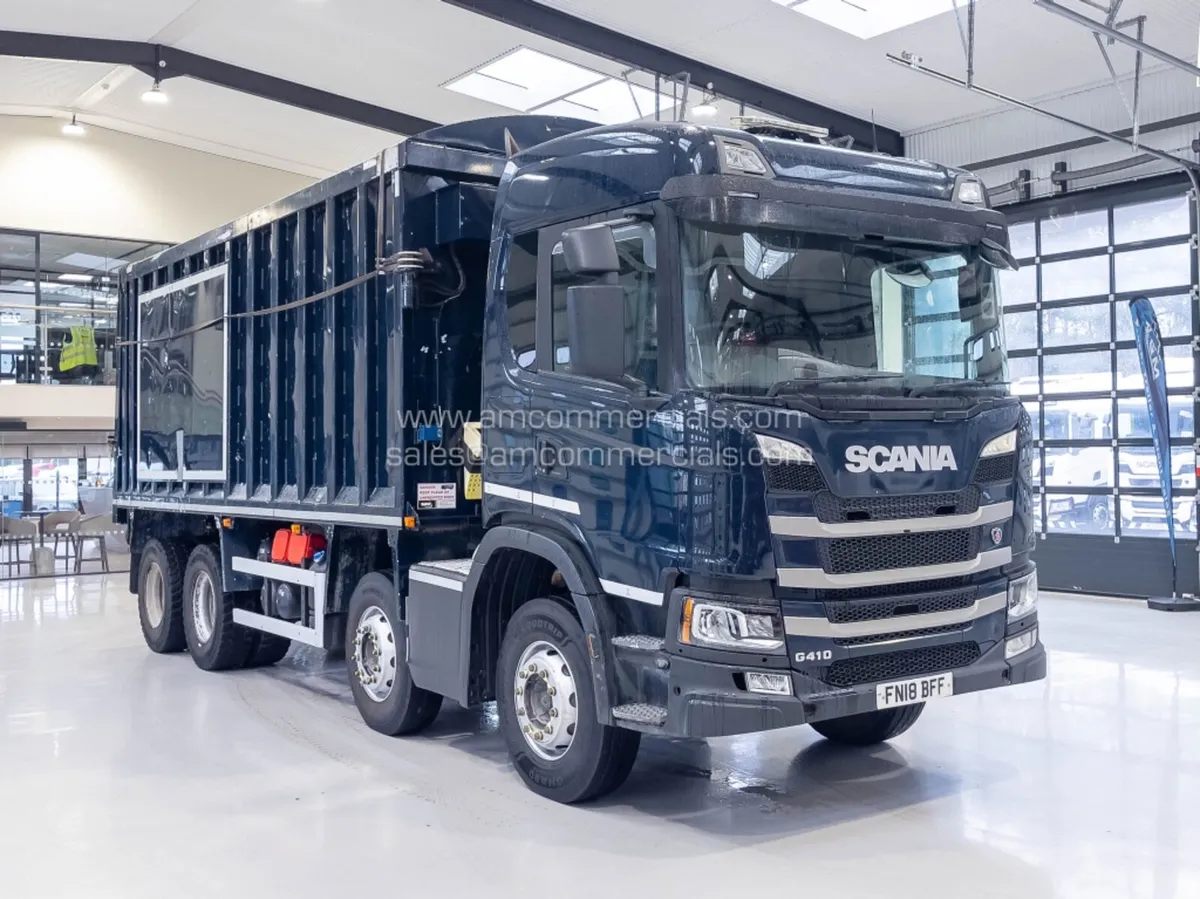 2018 (18) SCANIA G410 8X4 BULK TIPPER 40 CU YD - Image 1