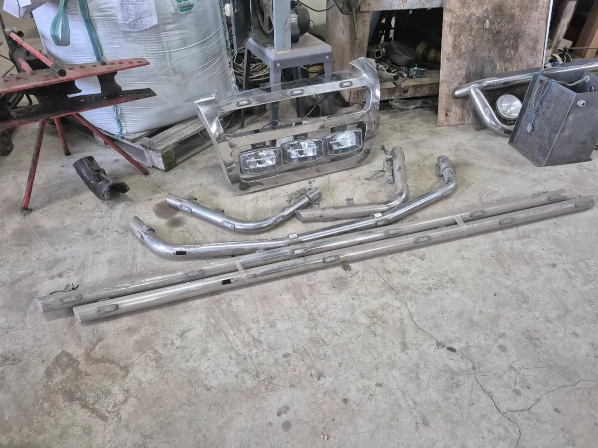 Mercedes sprinter chrome bar kit - Image 1