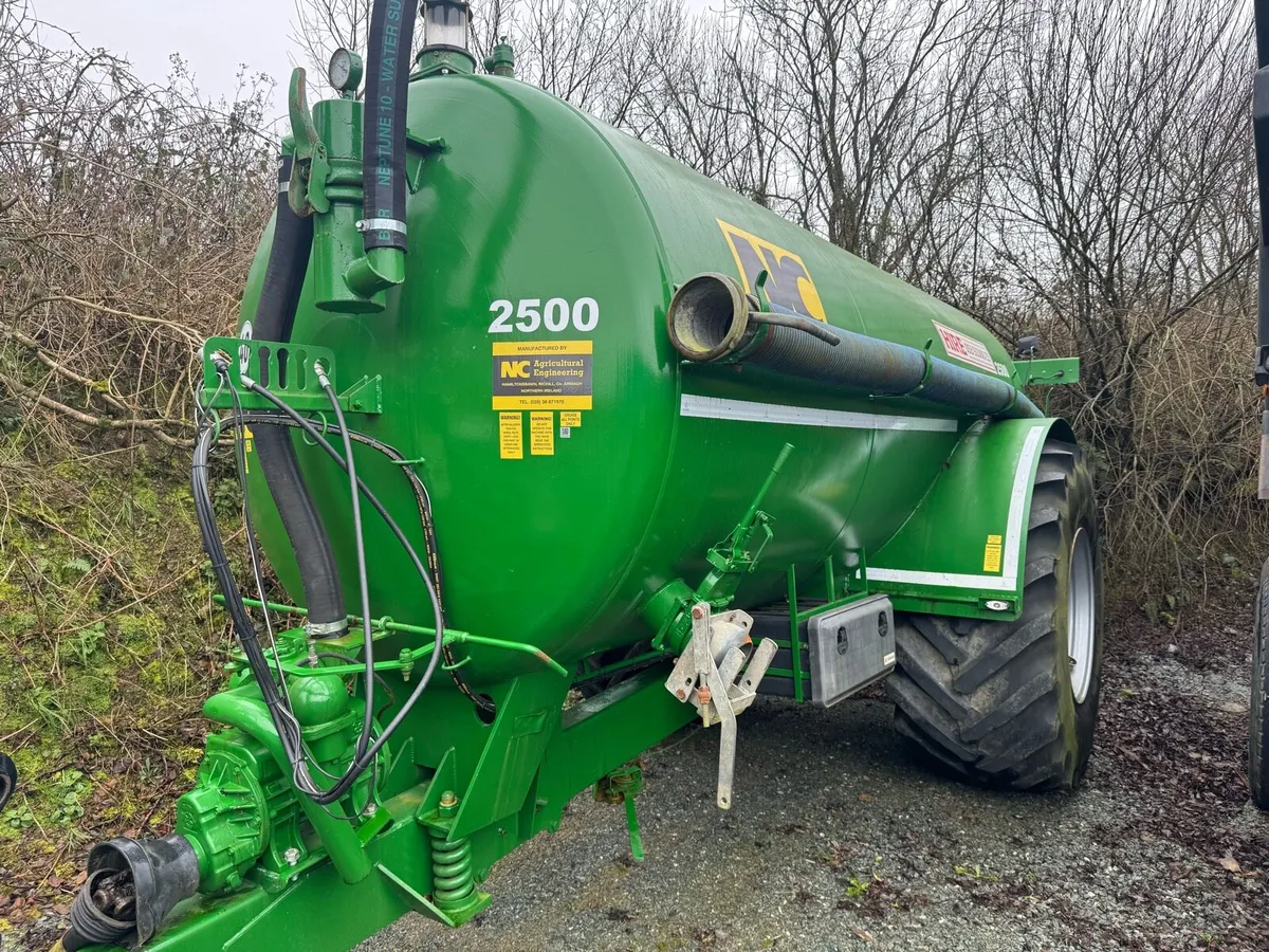 NC slurry tanker water tanker road washer - Image 1