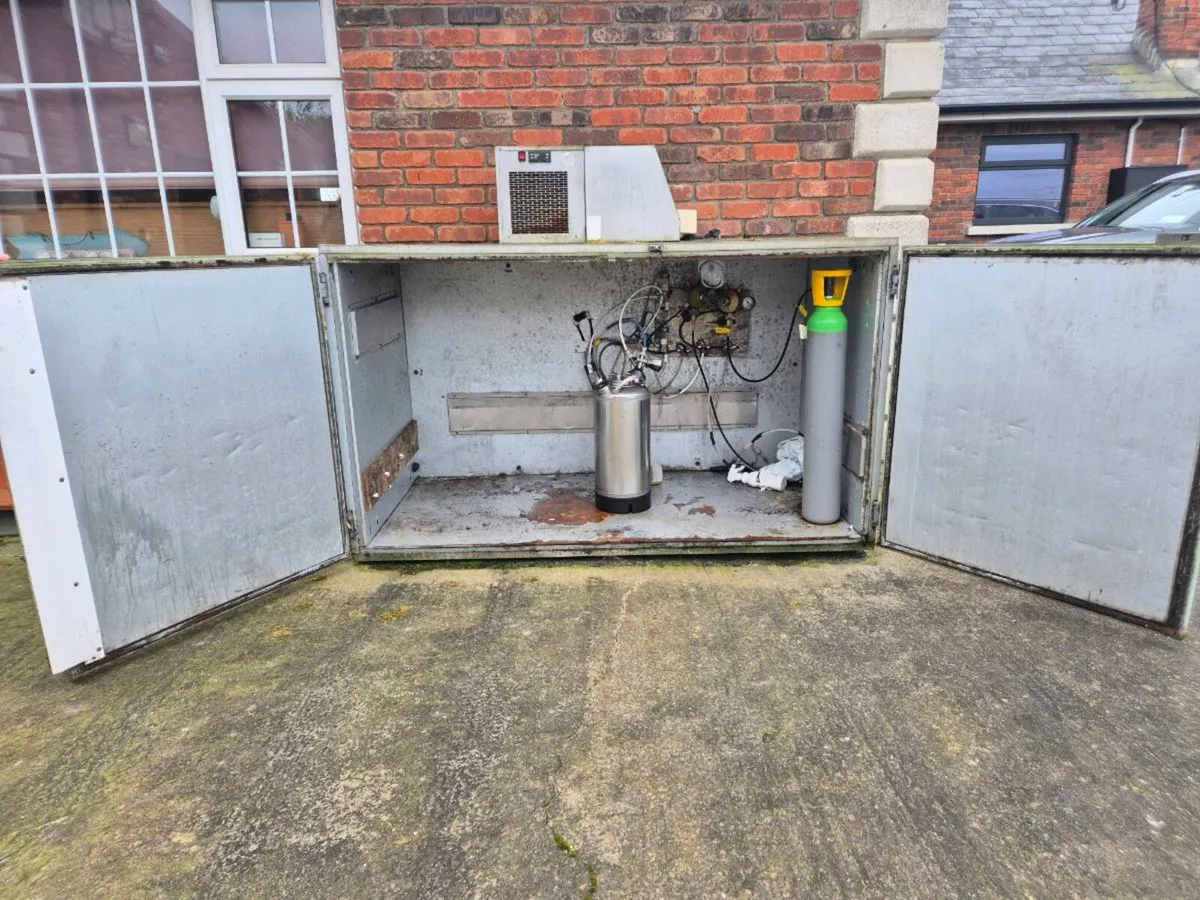 Beer Cooler, Fobs,8x50lr cold room, line cleaning - Image 1