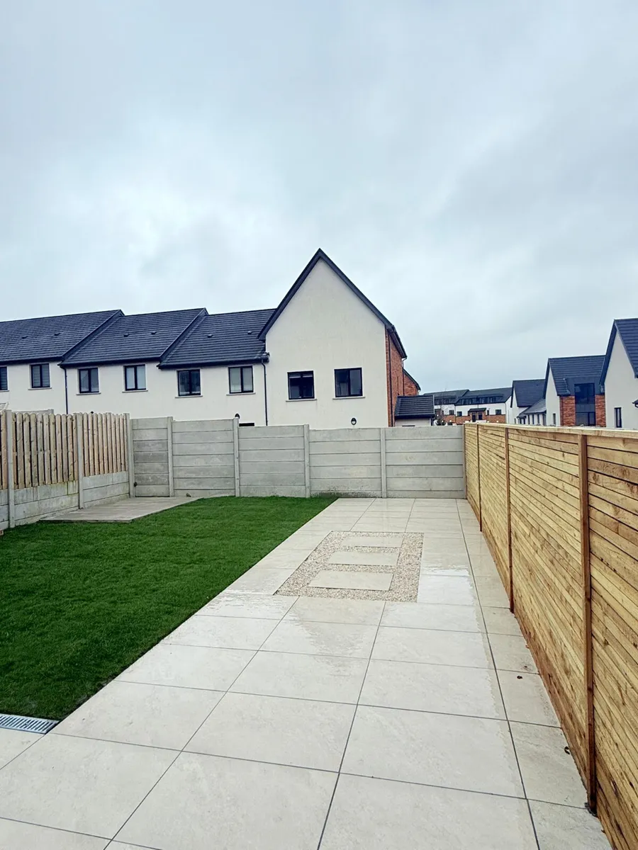 OUTDOOR PAVING - Image 4