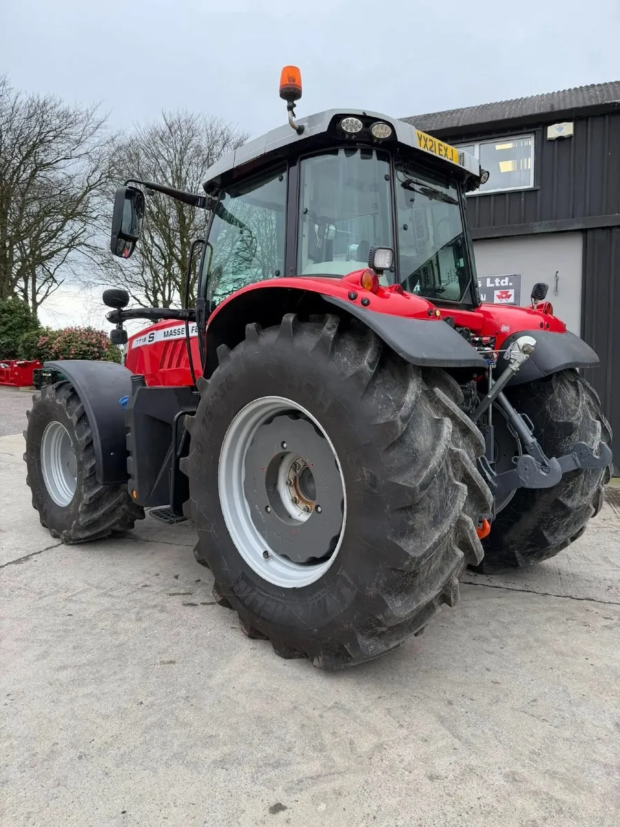 Massey Ferguson 7718S Dyna 6 Tractor - Image 3