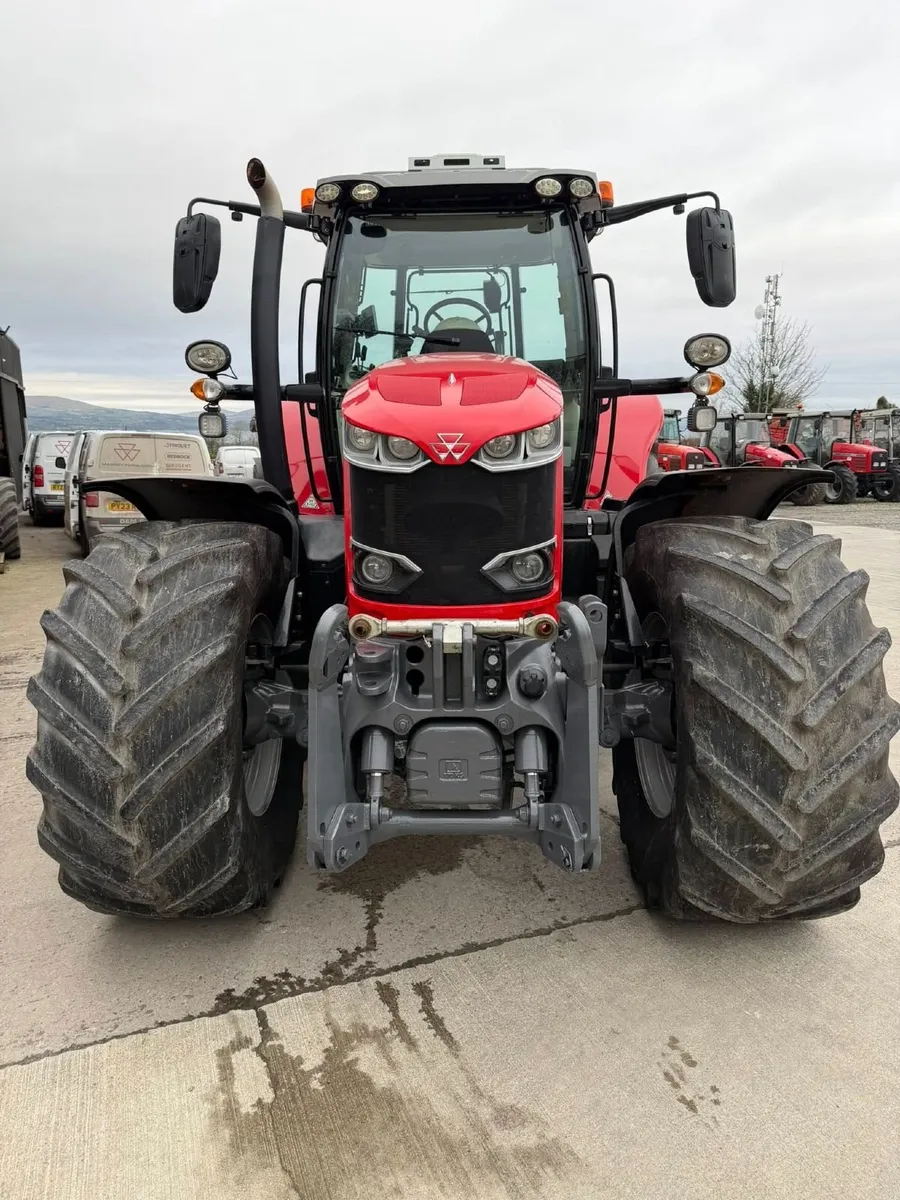 Massey Ferguson 7718S Dyna 6 Tractor - Image 4