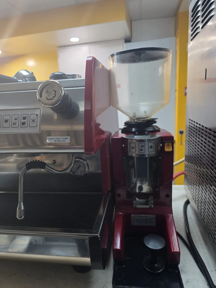 Pavoni Coffees machine - Image 4