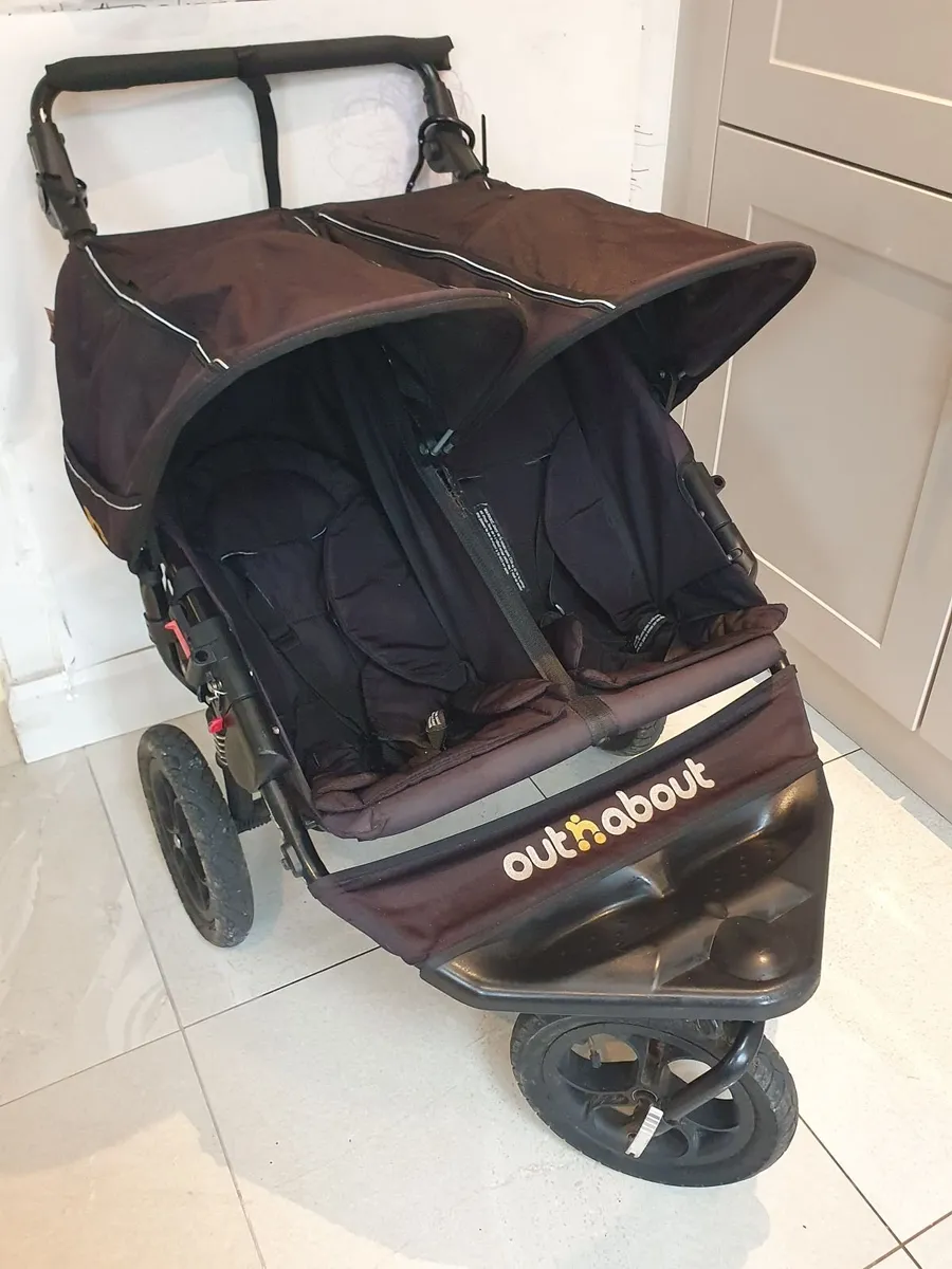 Out n about double buggy - Image 1