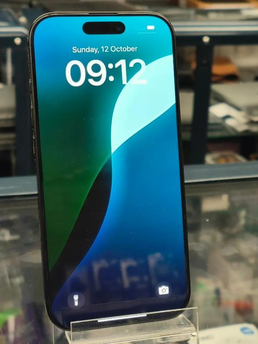 Apple iPhone 16 PRO 128GB Black Titanium Unlocked Little Use (Its Original Battery: 100%) - Image 2