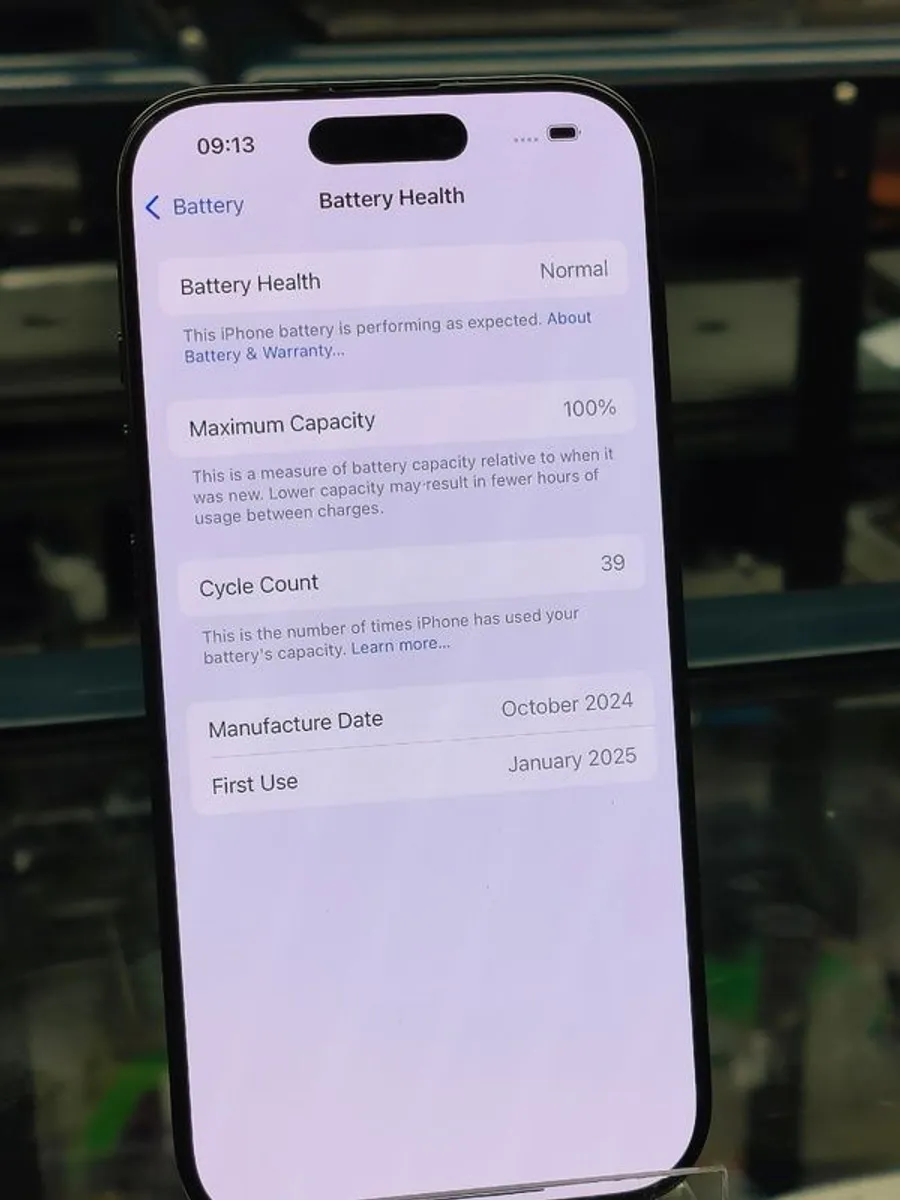 Apple iPhone 16 PRO 128GB Black Titanium Unlocked Little Use (Its Original Battery: 100%) - Image 3