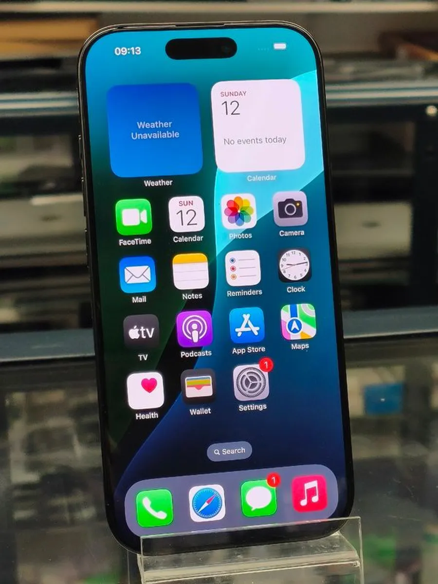 Apple iPhone 16 PRO 128GB Black Titanium Unlocked Little Use (Its Original Battery: 100%) - Image 4