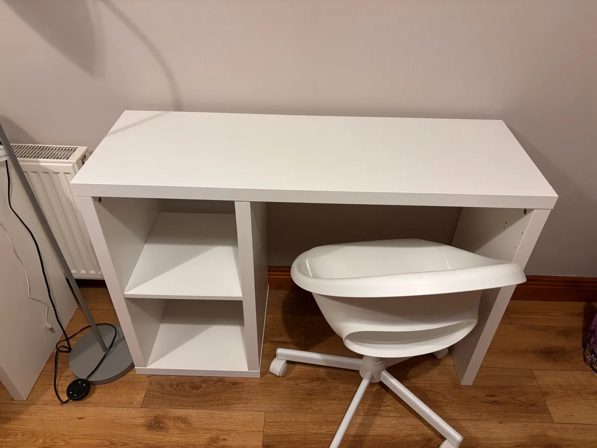 Desk and chair - Image 1