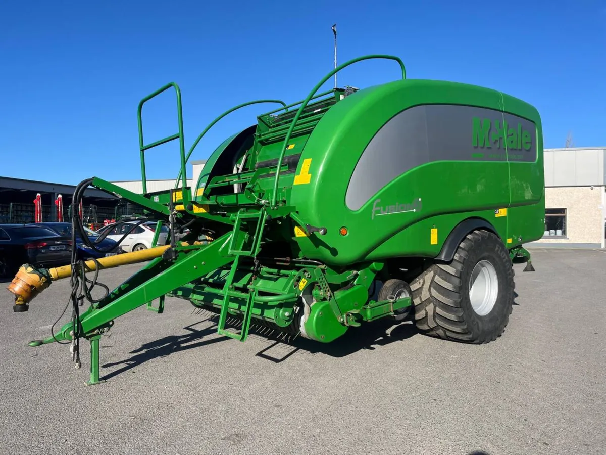 2016 McHale Fusion 3 Baler - Image 2