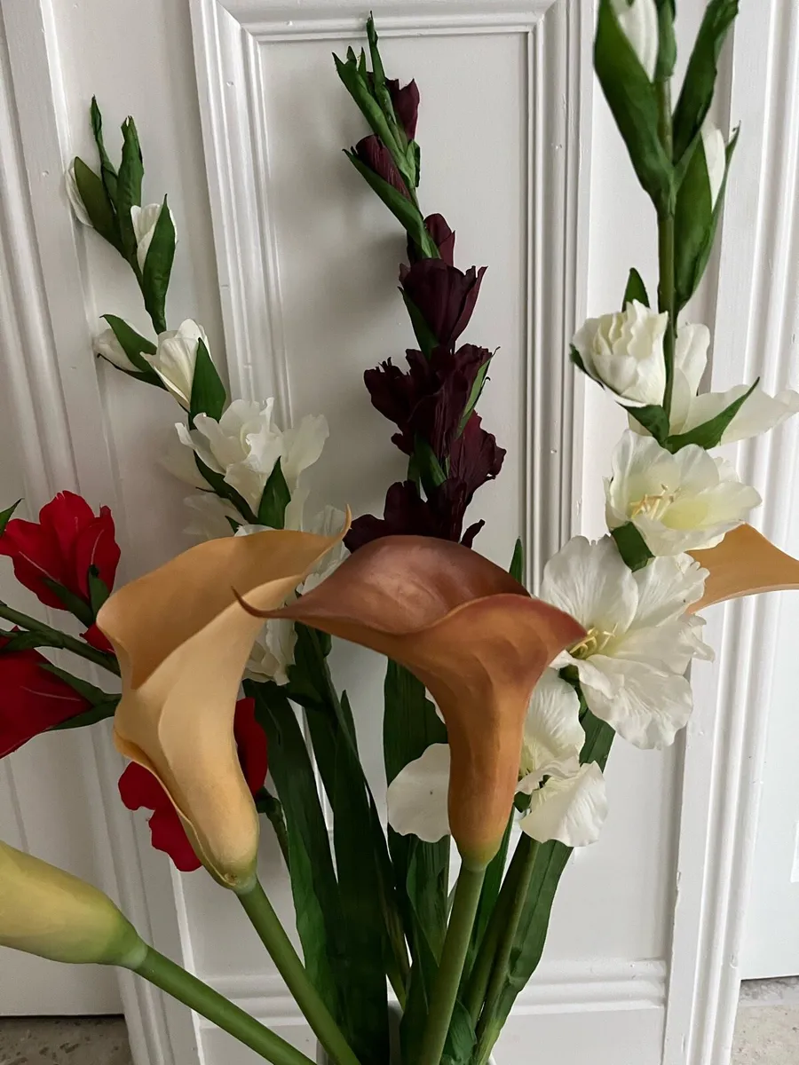 Faux flowers - Image 3