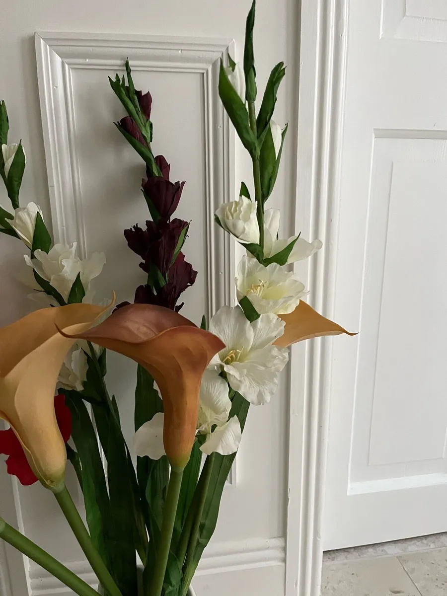 Faux flowers - Image 4