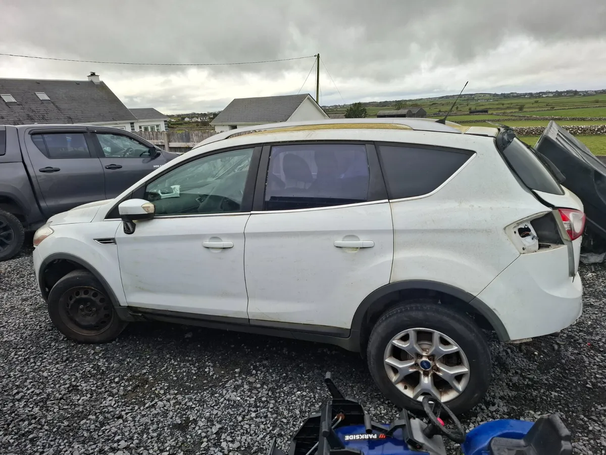 2011 kuga 4x4 for breaking - Image 2