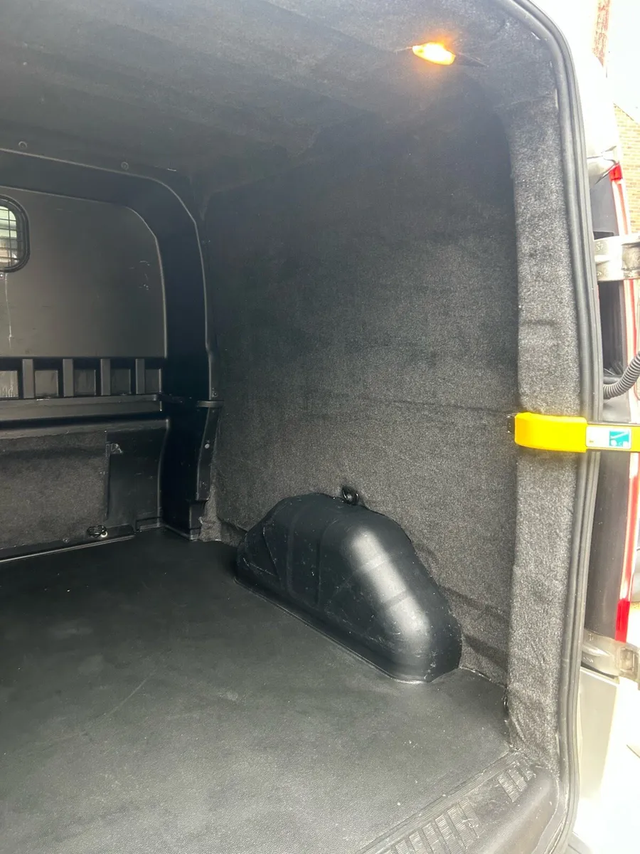 Ford custom - Image 2