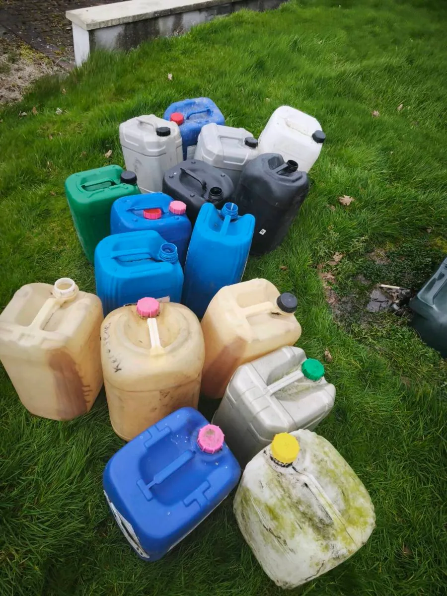 10 kerosene drums 20litrss each for sale 20eurp