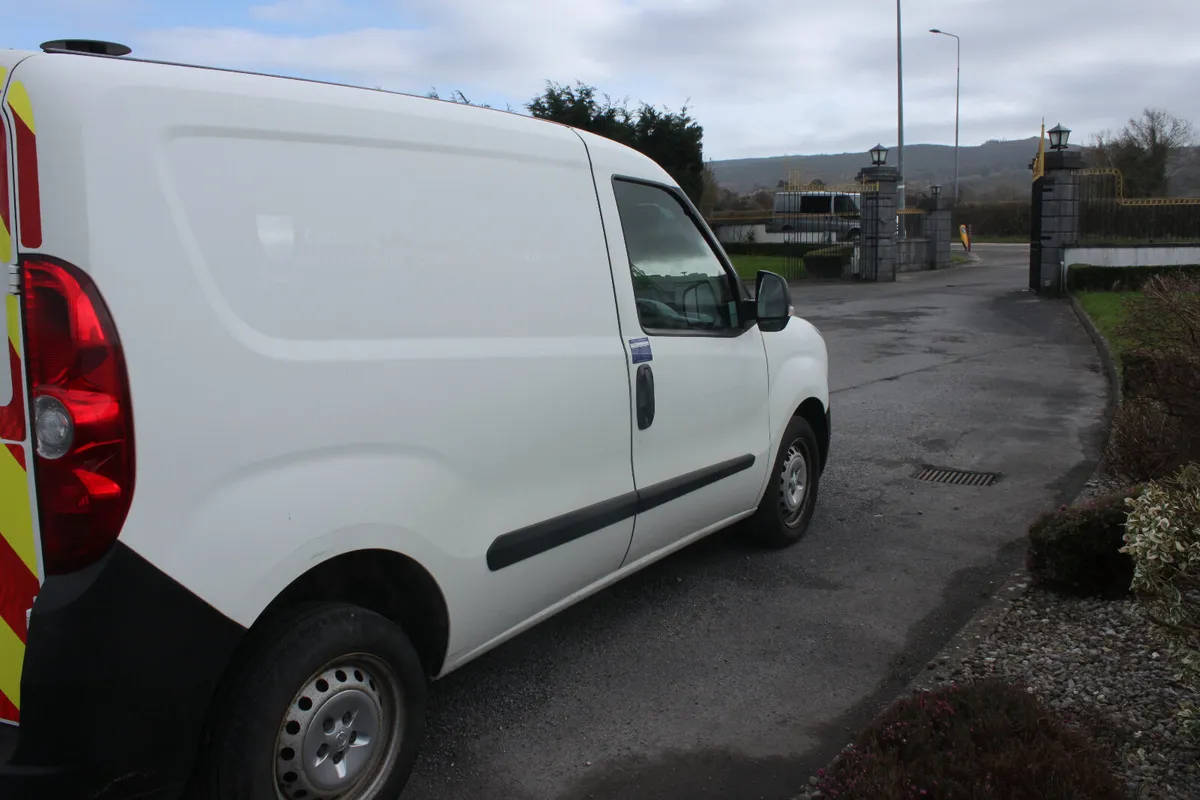 Opel Combo 1.3 CDTI Van,  2018 - Image 4