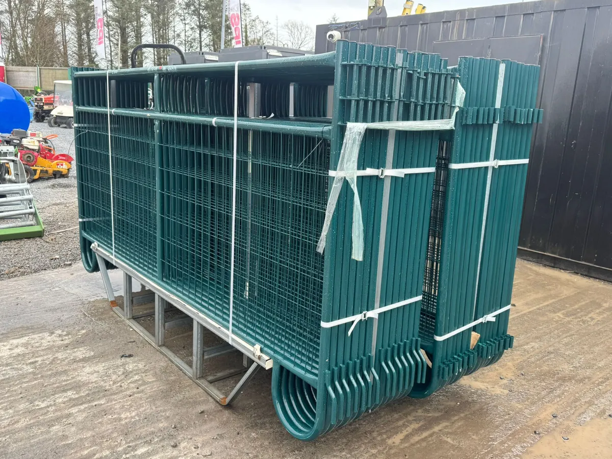 9ft x 4ft Fences Panels - Image 3