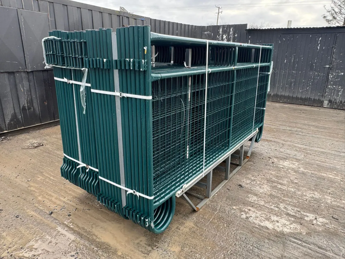 9ft x 4ft Fences Panels - Image 2