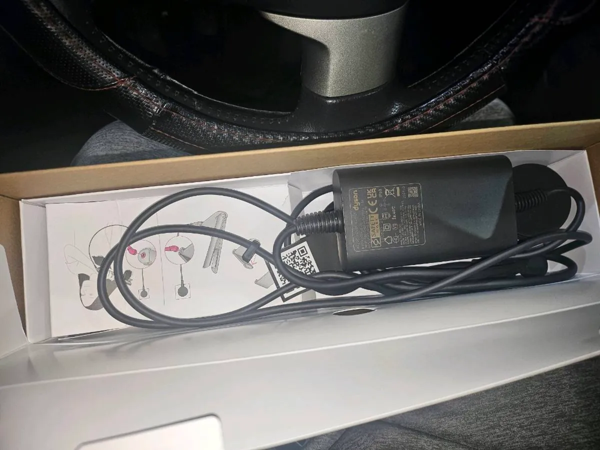 Dyson hair straighteners cooper and nickel - Image 2