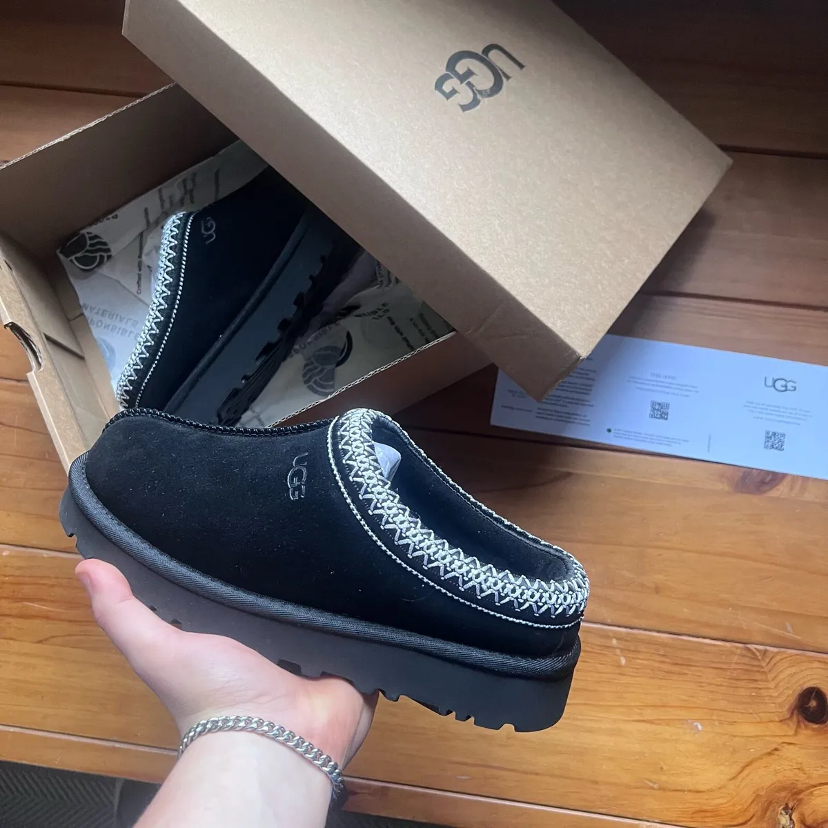 Uggs size 5 - Image 1