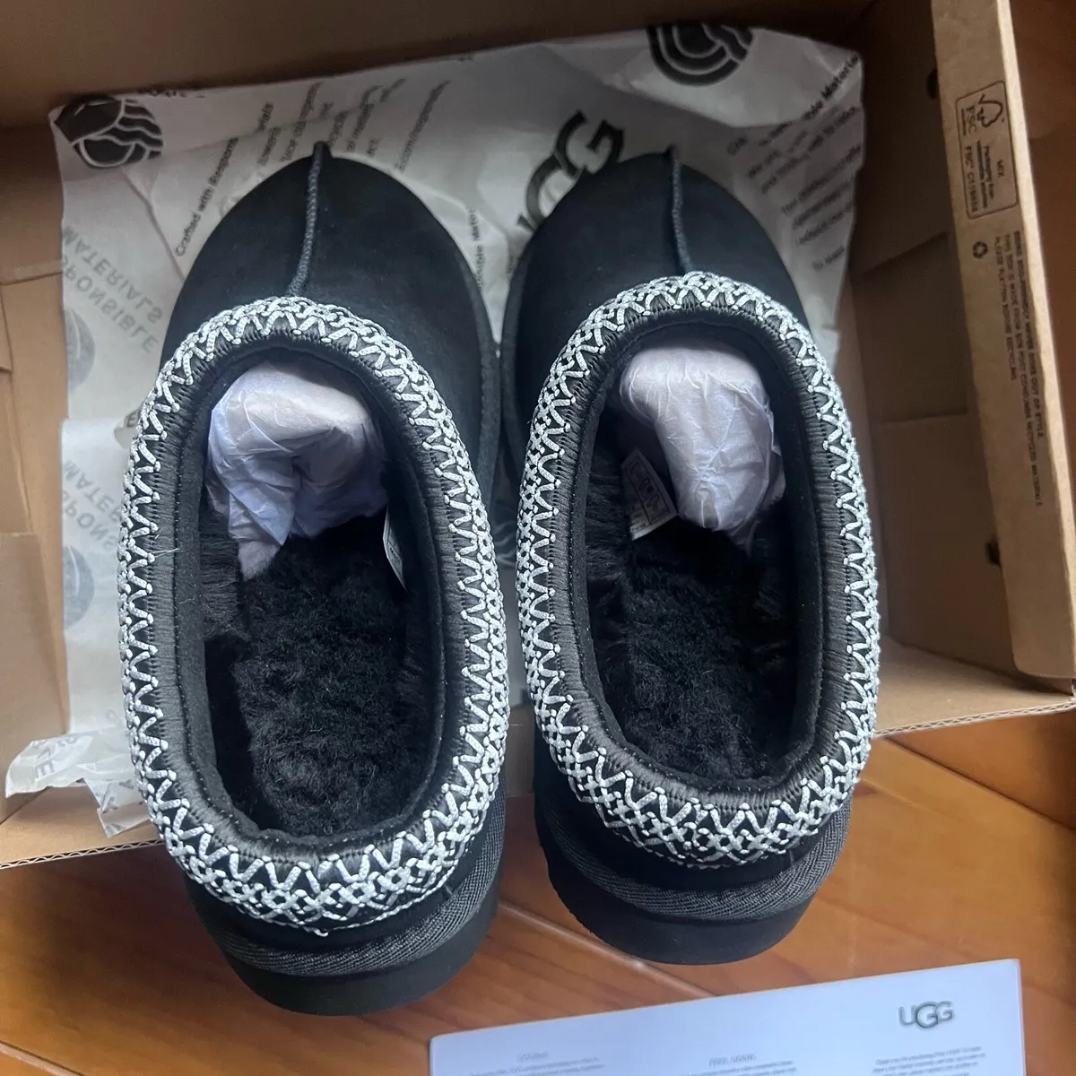 Uggs size 5 - Image 3