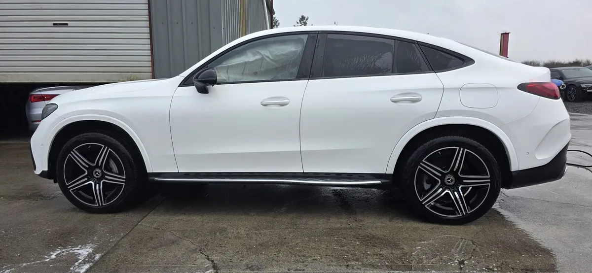 232 MERCEDES GLC 300D 4 MATIC - Image 4