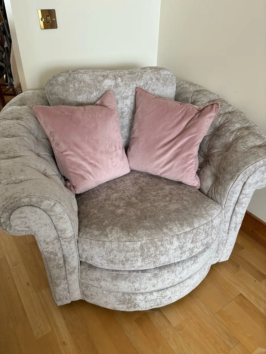 2 & 1 seater with footstool - Image 3
