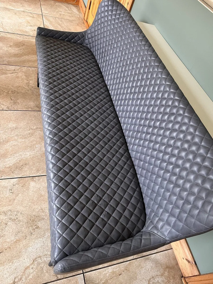 Grey bench seat - Image 3