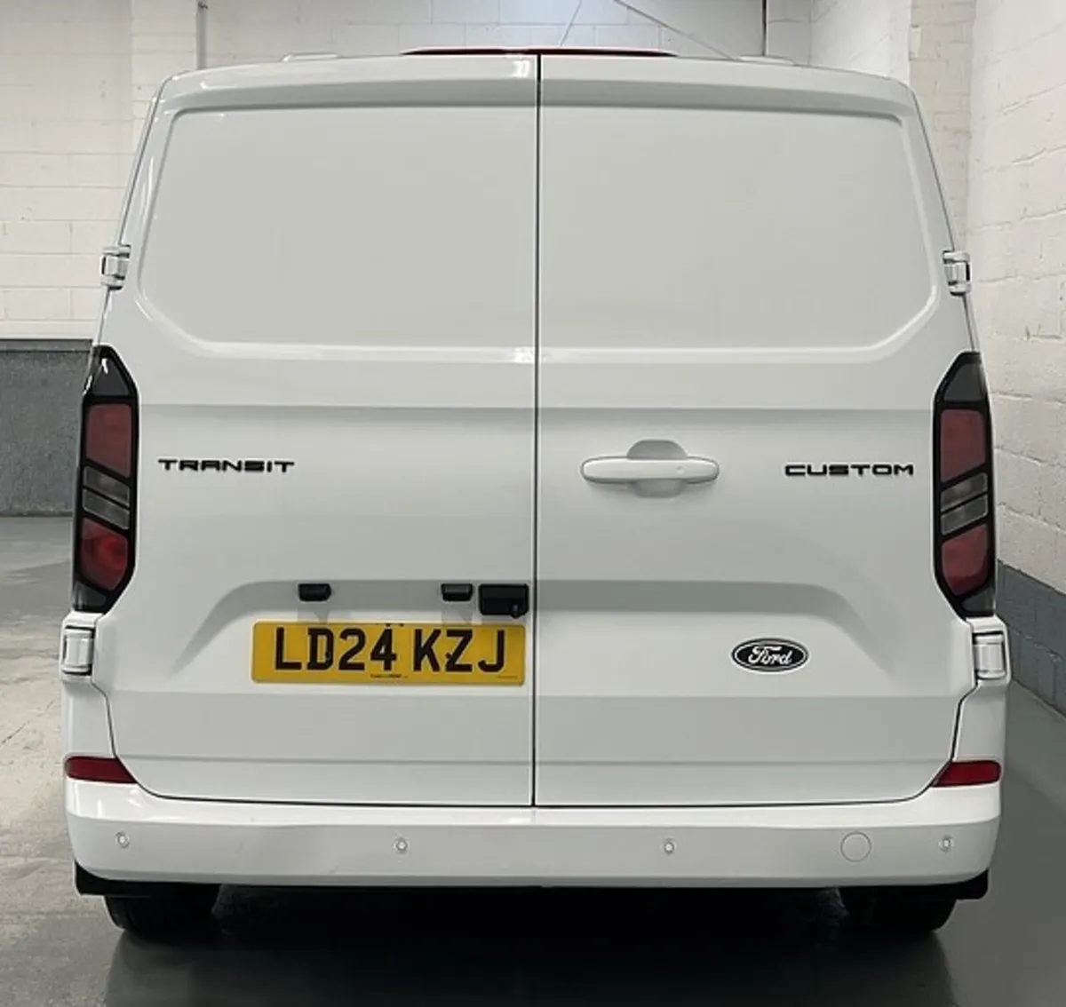 2024 Ford Transit Custom Panel Van - Image 3