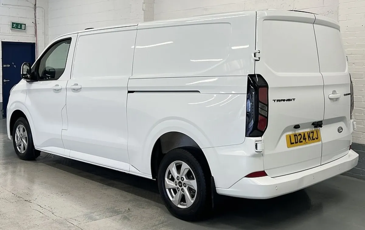 2024 Ford Transit Custom Panel Van - Image 4