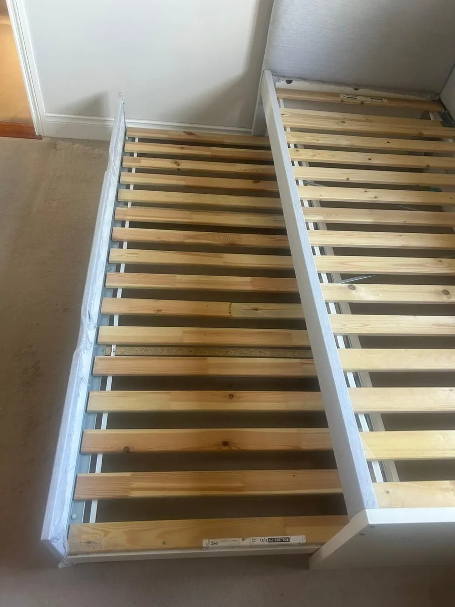 Day bed with spare bed underneath - Image 3