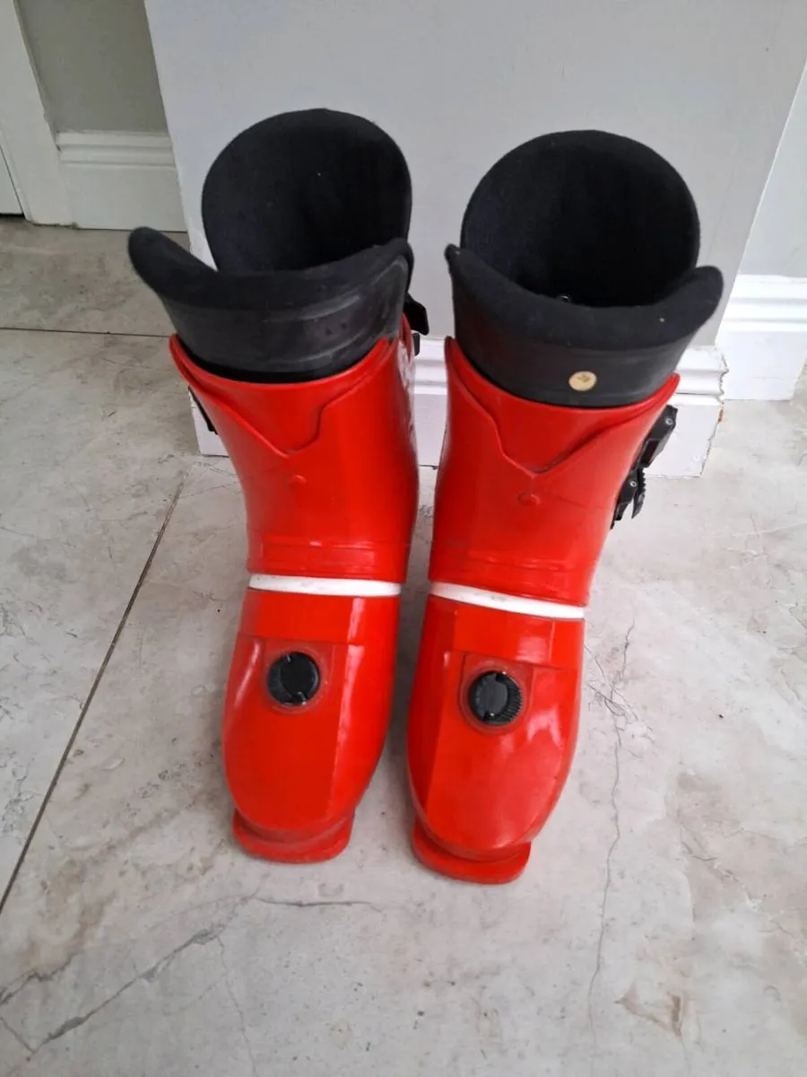 Skis and ski boots - Image 3