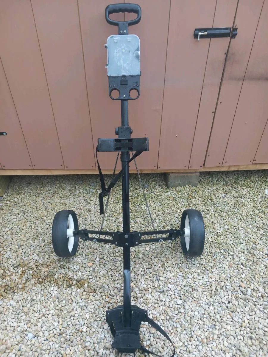 Golf trolley - Image 1