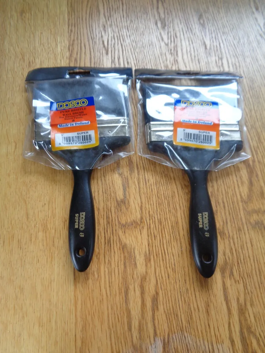 Dosco 5" Pure Bristle Wall Brushes x 2 for Sale - Image 1