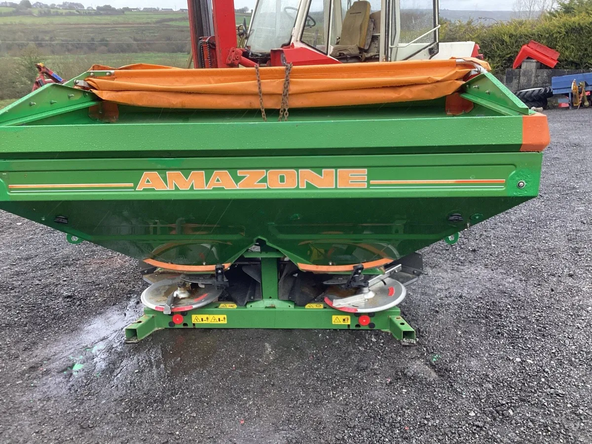 6. FERT SPREADERS  €1000 TO 2500 SEE PICTURES - Image 1