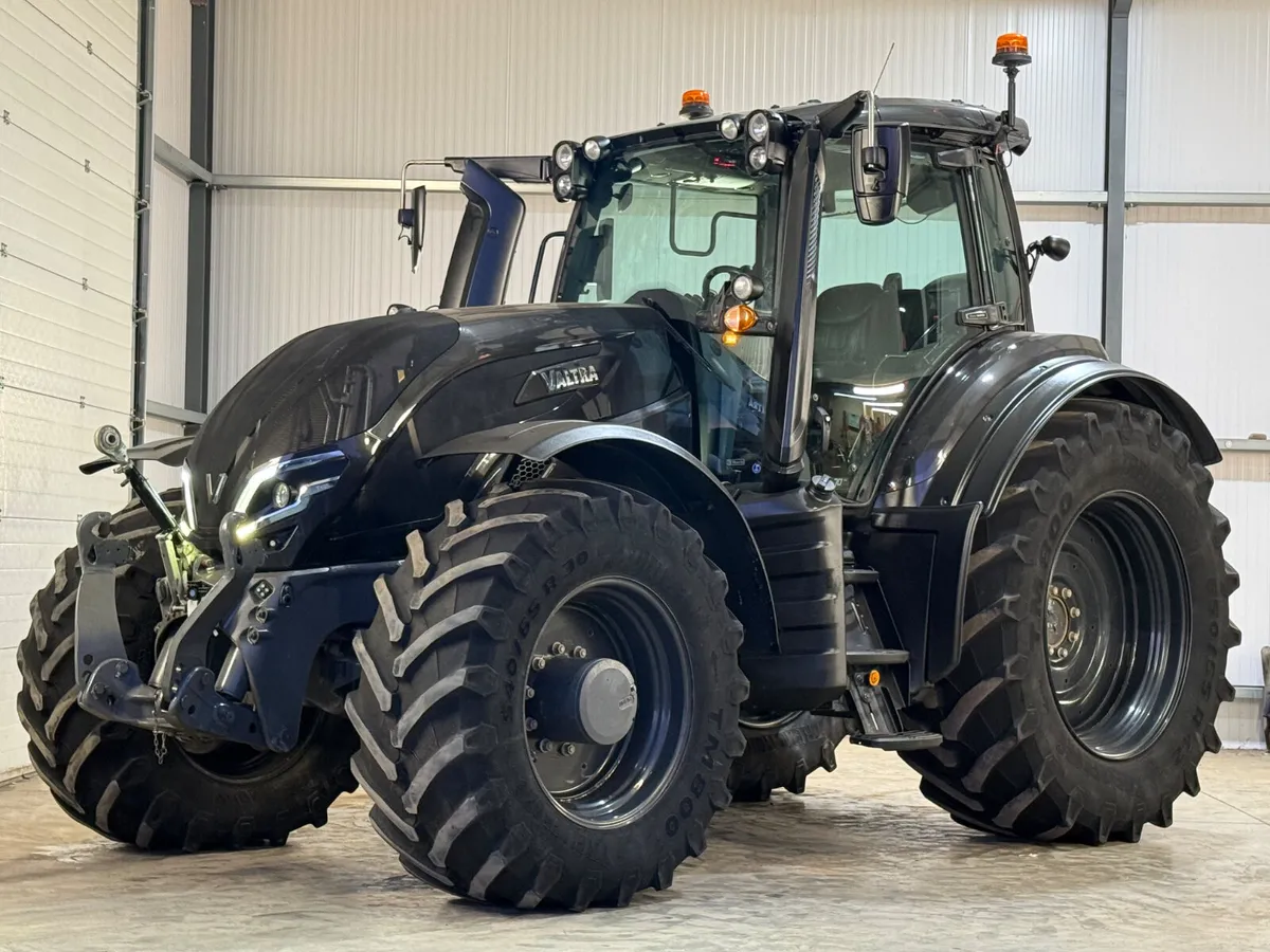 Valtra T195 Active **3200 hours!!**57kph Unlimited - Image 1