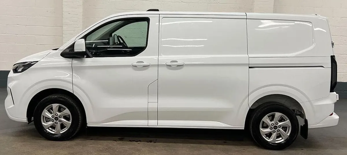 2024 Ford Transit Custom Panel Van - Image 3