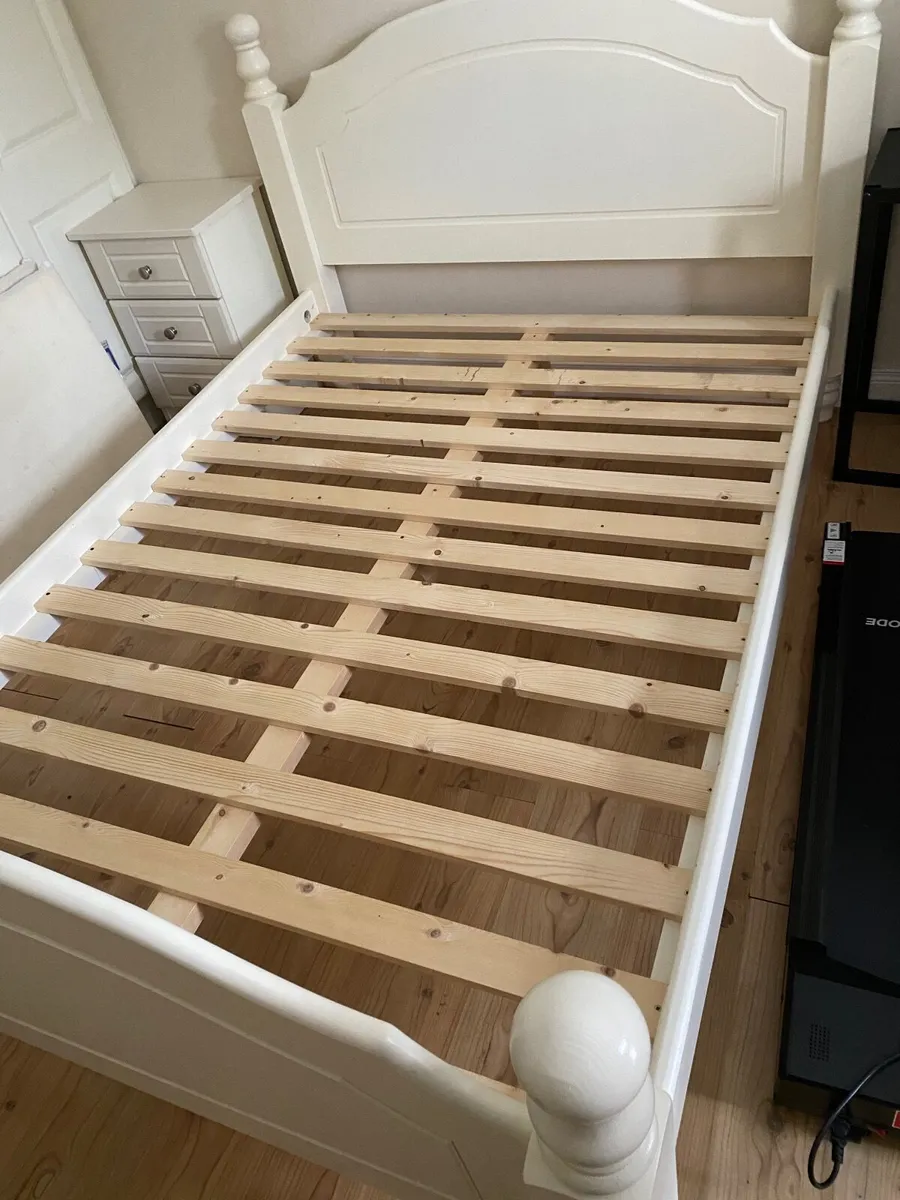 Double bed - Image 2