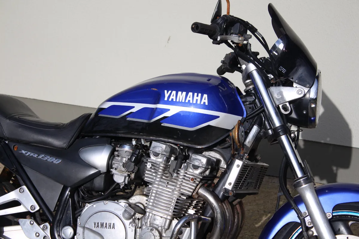 2000 Yamaha XJR1300 - Image 2