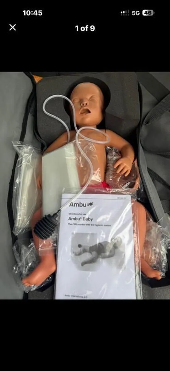 CPR training mannequins - Image 1