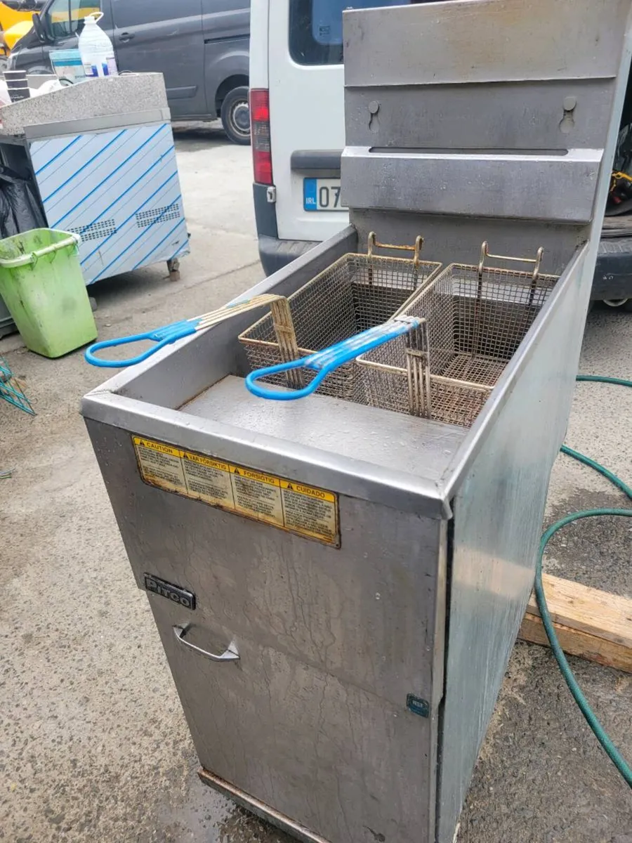 Fryer 3 Burner LP Gas Fryer PITCO - Image 1