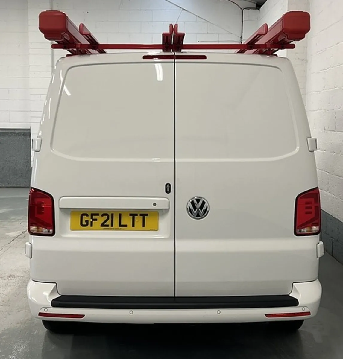 2021 Volkswagen Transporter Panel Van - Image 2