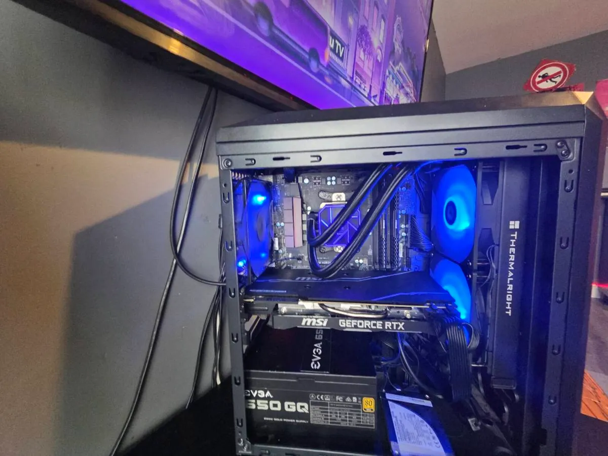 Gaming pc and monitor - Image 4