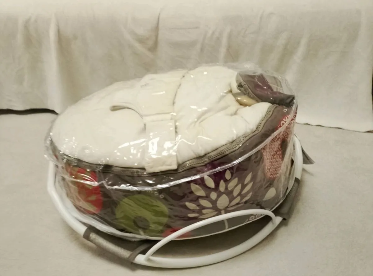 Doomo 2 in 1 seat, rocker and toy arch - Image 4