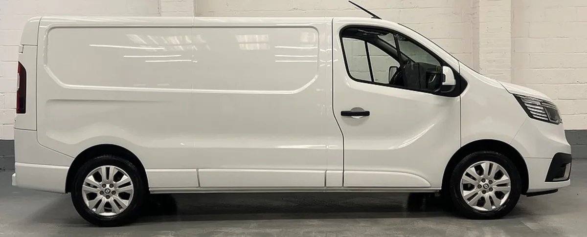 2024 Renault Trafic Panel Van - Image 3