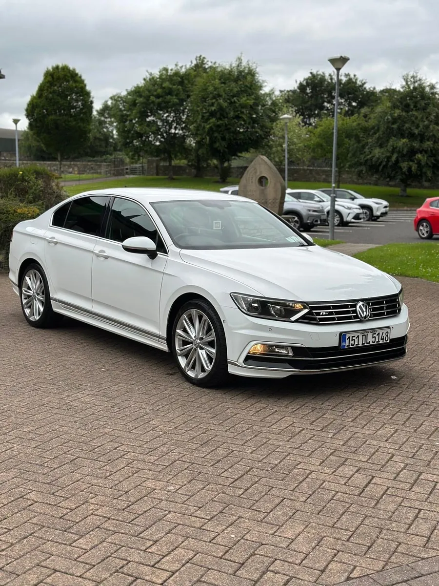 Volkswagen Passat - Image 1